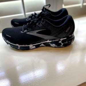 Brooks Men’s Ghost 14 neutral running shoe.